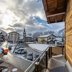 Mountain 4*