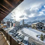Mountain Nocleg ze śniadaniem 4*