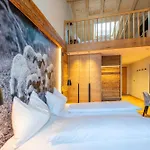 Mountain 4*