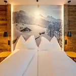 Mountain Nocleg ze śniadaniem 4*