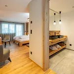 Mountain 4*