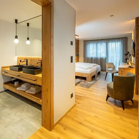 Mountain 4* غراشن